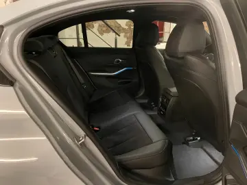 BMW 320d xDrive M Sport ACC HuD 360  Schiebedach 19