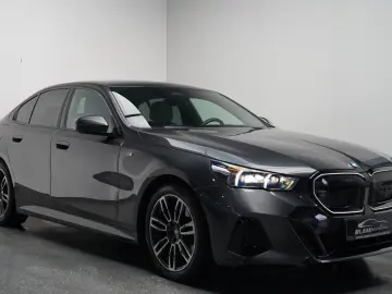 BMW 520d xDrive M Sport ICONIC KEY 360 HUD H&K MEMO