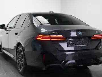 BMW 520d xDrive M Sport ICONIC KEY 360 HUD H&K MEMO