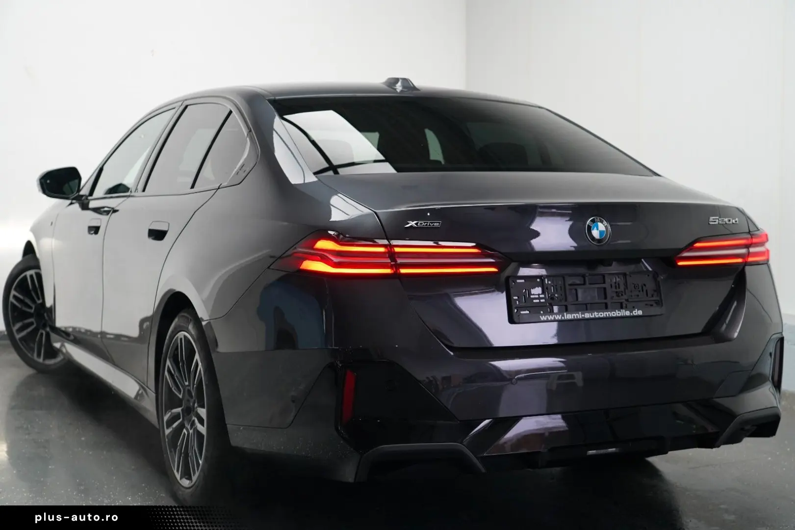 BMW 520d xDrive M Sport ICONIC KEY 360 HUD H&K MEMO