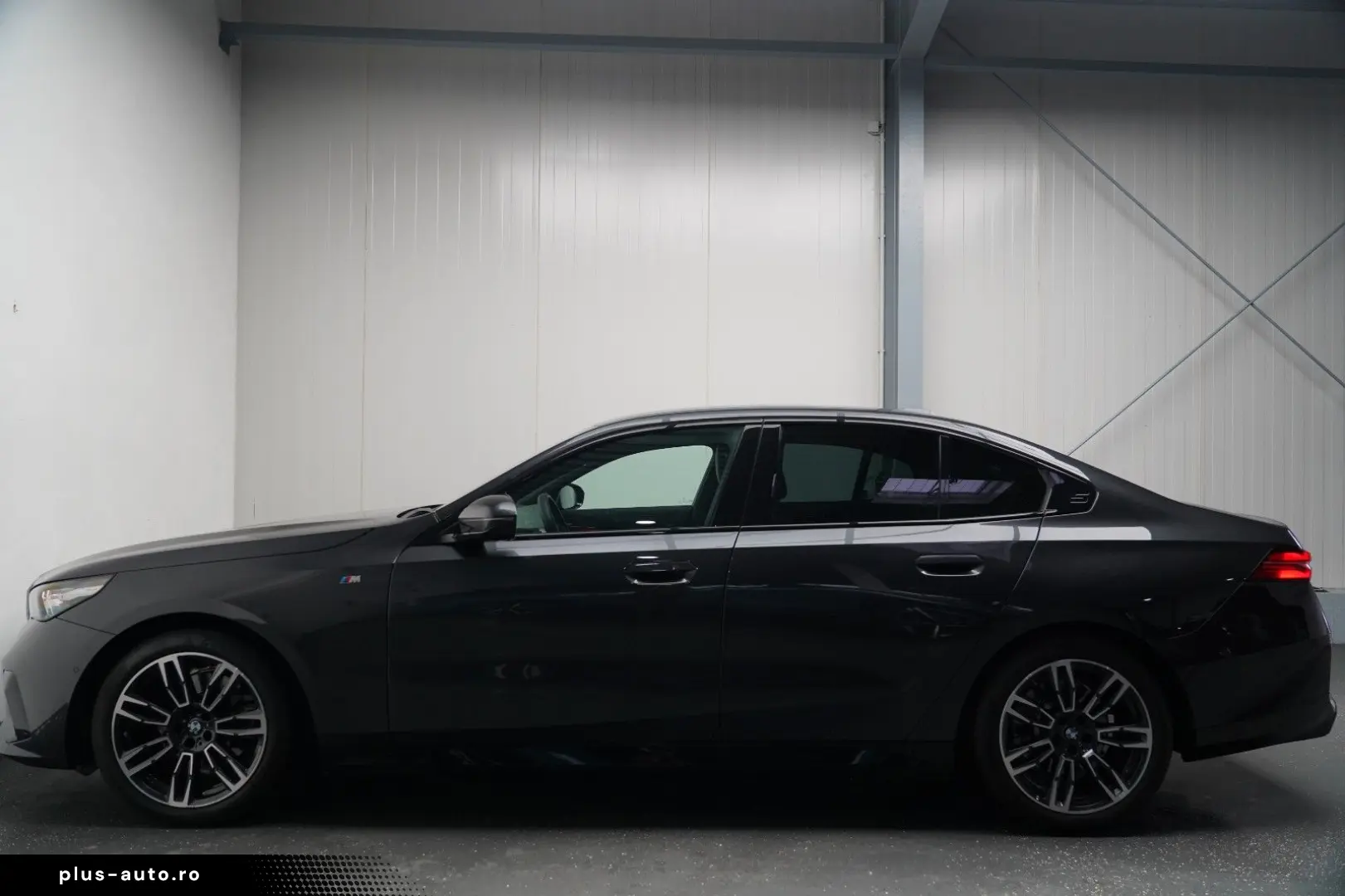 BMW 520d xDrive M Sport ICONIC KEY 360 HUD H&K MEMO