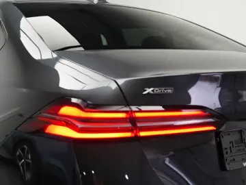 BMW 520d xDrive M Sport ICONIC KEY 360 HUD H&K MEMO