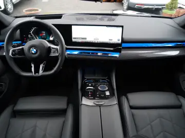 BMW 520d xDrive M Sport ICONIC KEY 360 HUD H&K MEMO