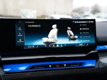 BMW 520d xDrive M Sport ICONIC KEY 360 HUD H&K MEMO