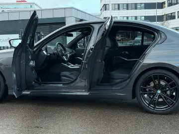 BMW 320d xD M Sport 19  h k HuD StHz Memory Ambiente