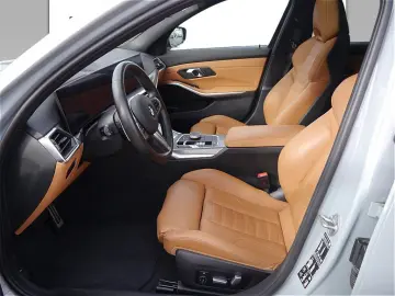 BMW 320d xDrive Lim. M Sport A.  GLASDACH HIFI DAB