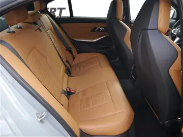 BMW 320d xDrive Lim. M Sport A.  GLASDACH HIFI DAB