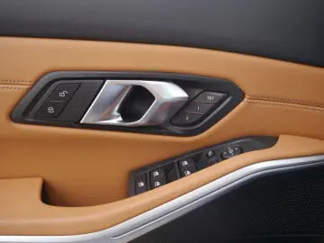 BMW 320d xDrive Lim. M Sport A.  GLASDACH HIFI DAB