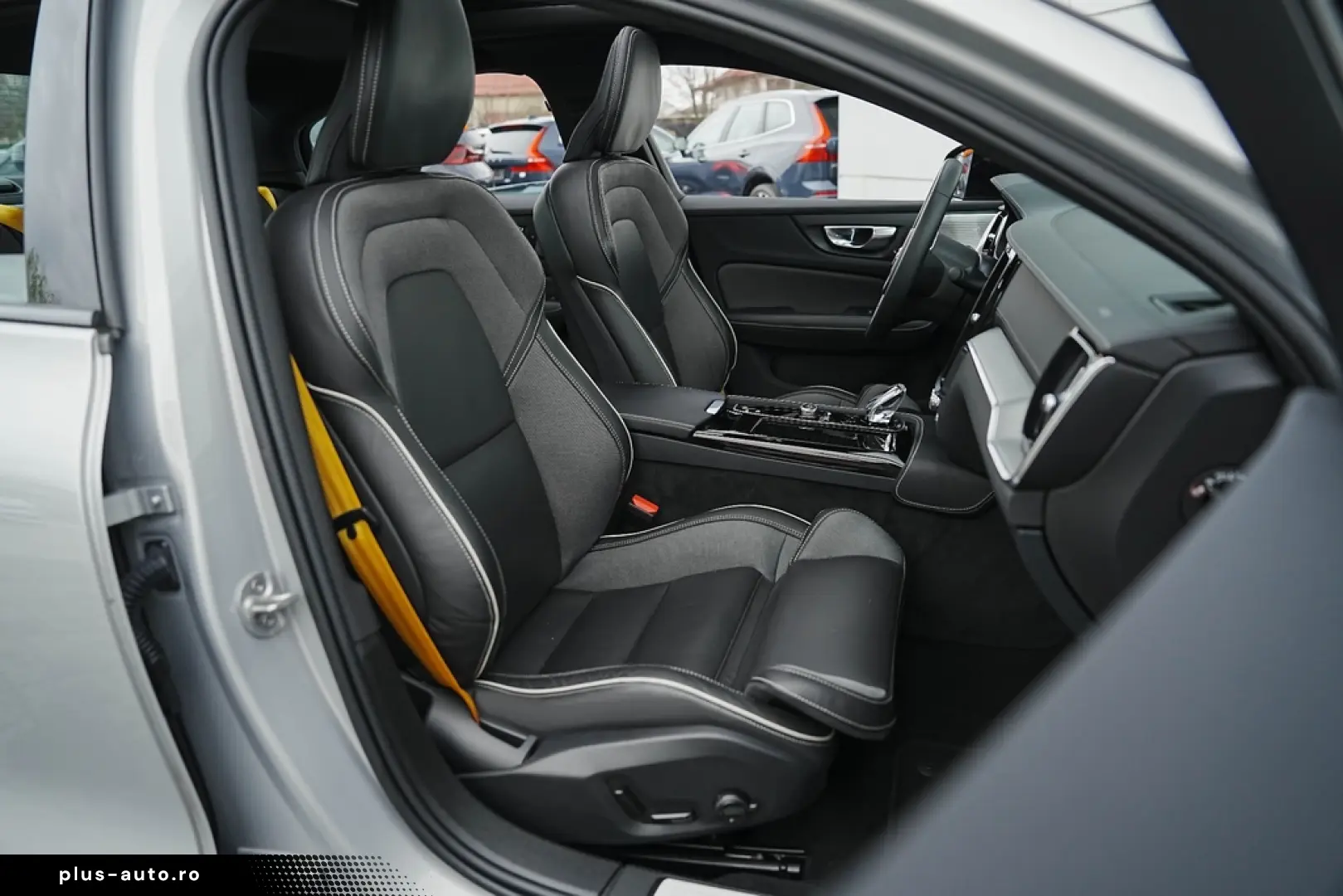 Volvo S60 T8 Recharge AWD Polestar Engineered