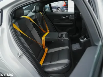 Volvo S60 T8 Recharge AWD Polestar Engineered