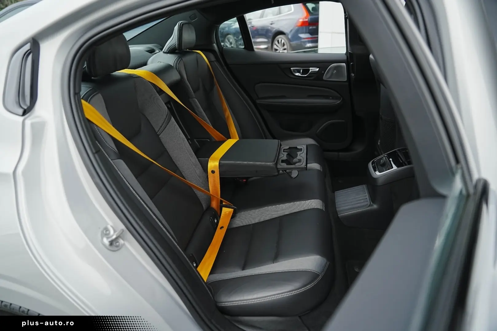 Volvo S60 T8 Recharge AWD Polestar Engineered