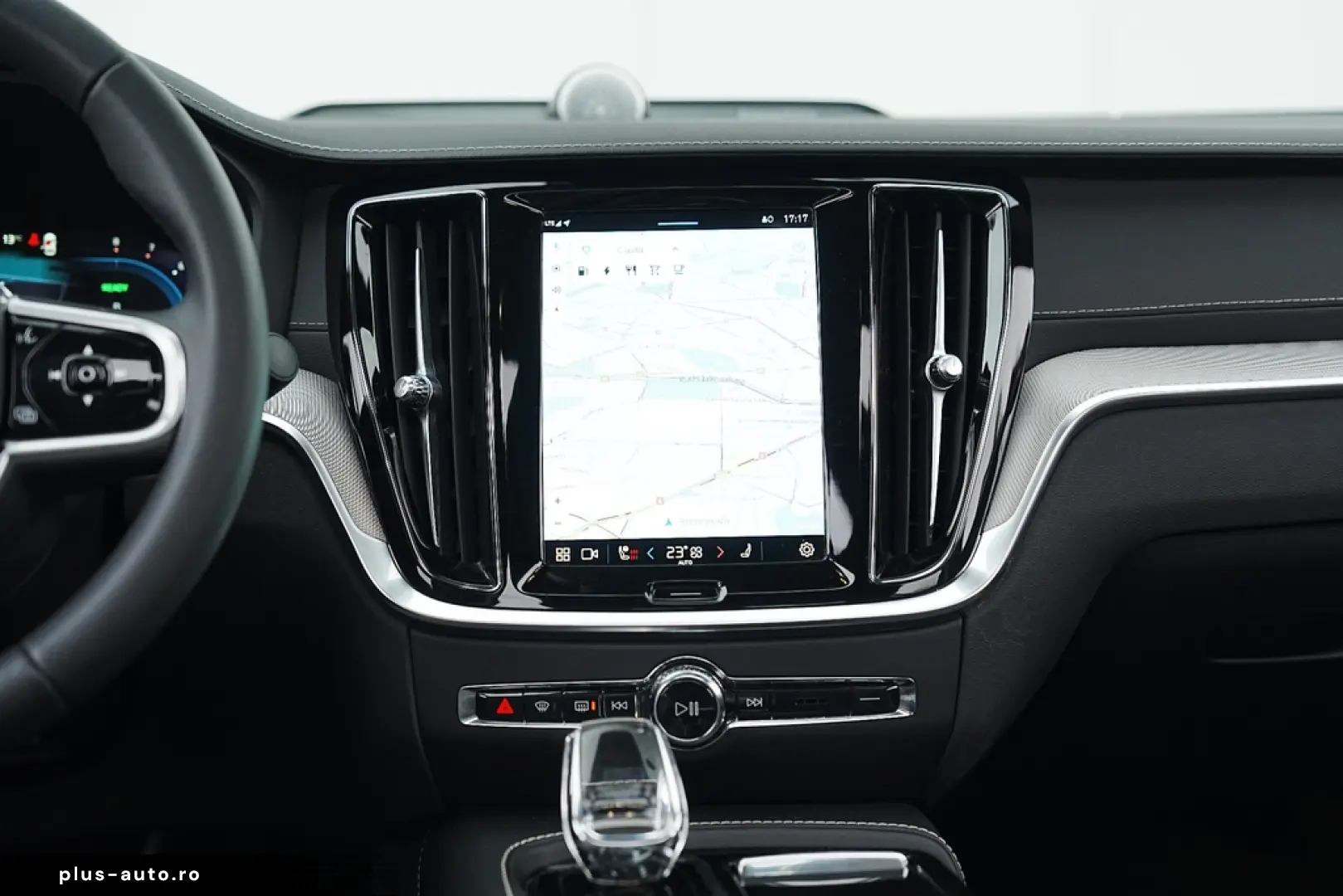 Volvo S60 T8 Recharge AWD Polestar Engineered