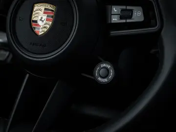 Porsche Cayenne E-Hybrid  PANO LUFT BOSE ACC