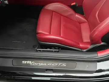 PORSCHE 992 Targa 4 GTS Chrono Design 18-Wege Matrix