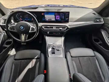 BMW 330e M Sportpaket Head-Up HiFi DAB LED