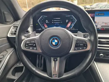BMW 330e M Sportpaket Head-Up HiFi DAB LED