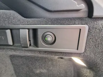 BMW 330e M Sportpaket Head-Up HiFi DAB LED