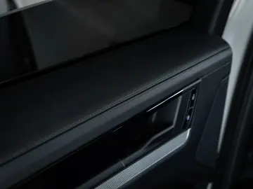 Porsche Cayenne E-Hybrid Pano Luft Beifahrerdisplay