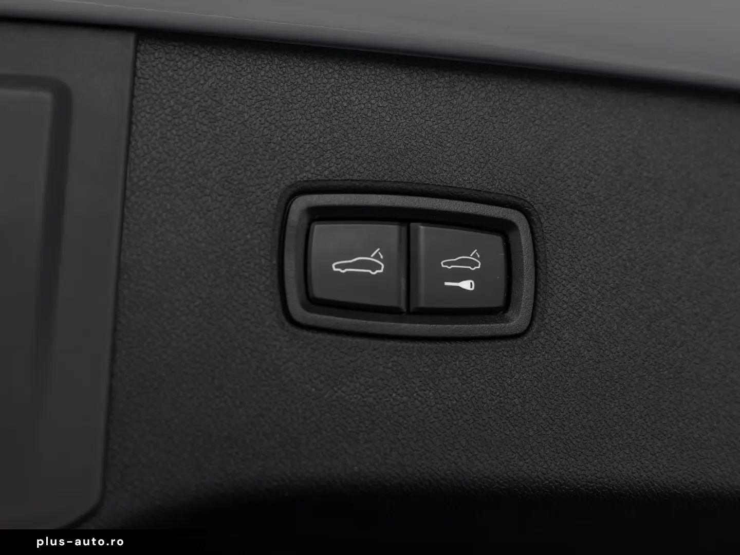 Porsche Cayenne E-Hybrid Pano Luft Beifahrerdisplay