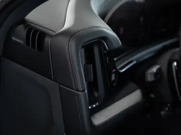 Porsche Cayenne E-Hybrid Pano Luft Beifahrerdisplay