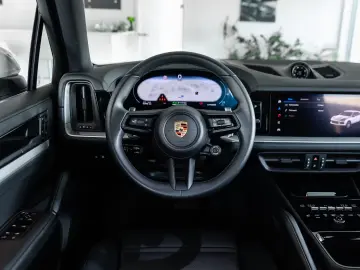 Porsche Cayenne E-Hybrid Pano Luft Beifahrerdisplay
