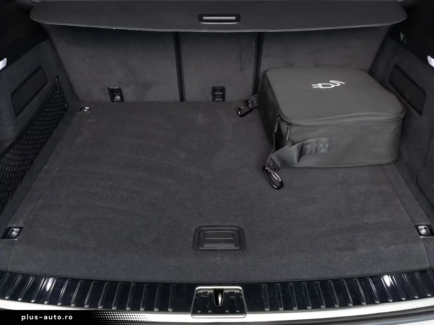 Porsche Cayenne E-Hybrid Pano Luft Beifahrerdisplay