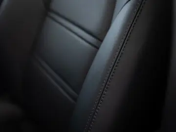 Porsche Cayenne E-Hybrid Pano Luft Beifahrerdisplay