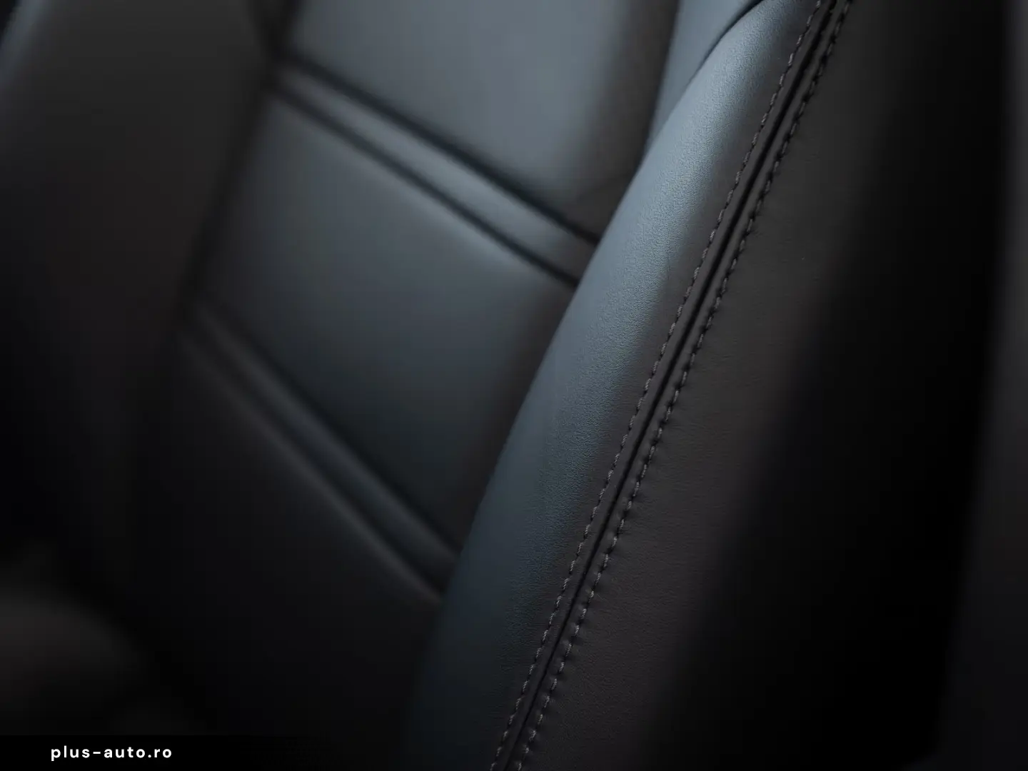 Porsche Cayenne E-Hybrid Pano Luft Beifahrerdisplay