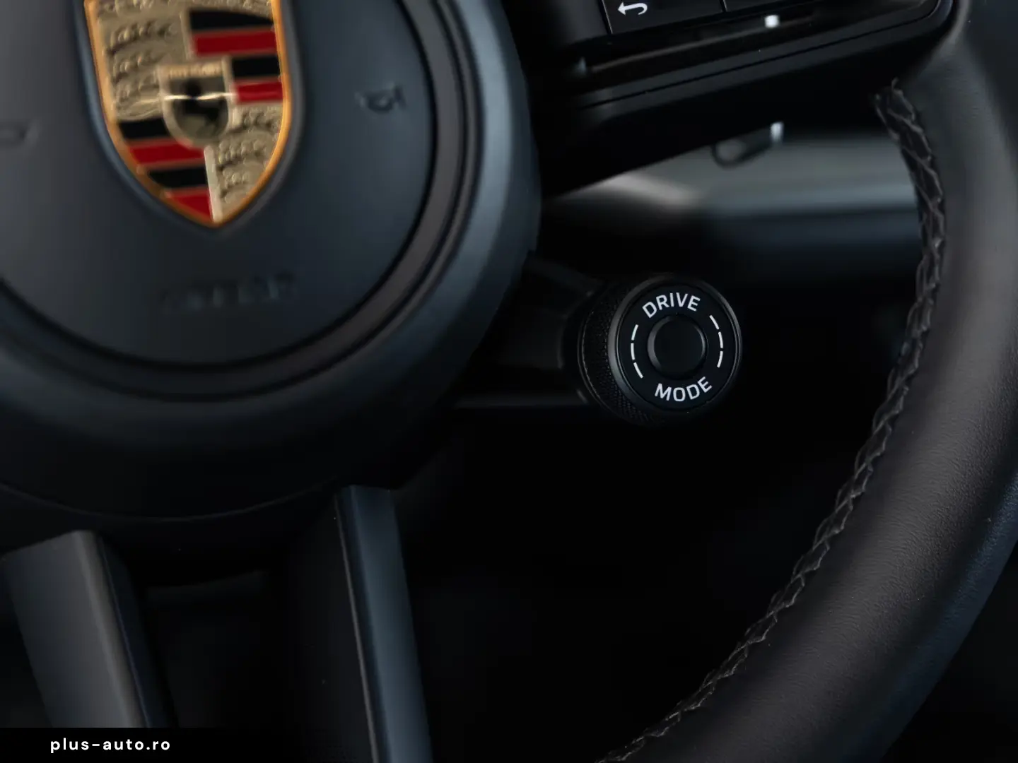 Porsche Cayenne E-Hybrid Pano Luft Beifahrerdisplay