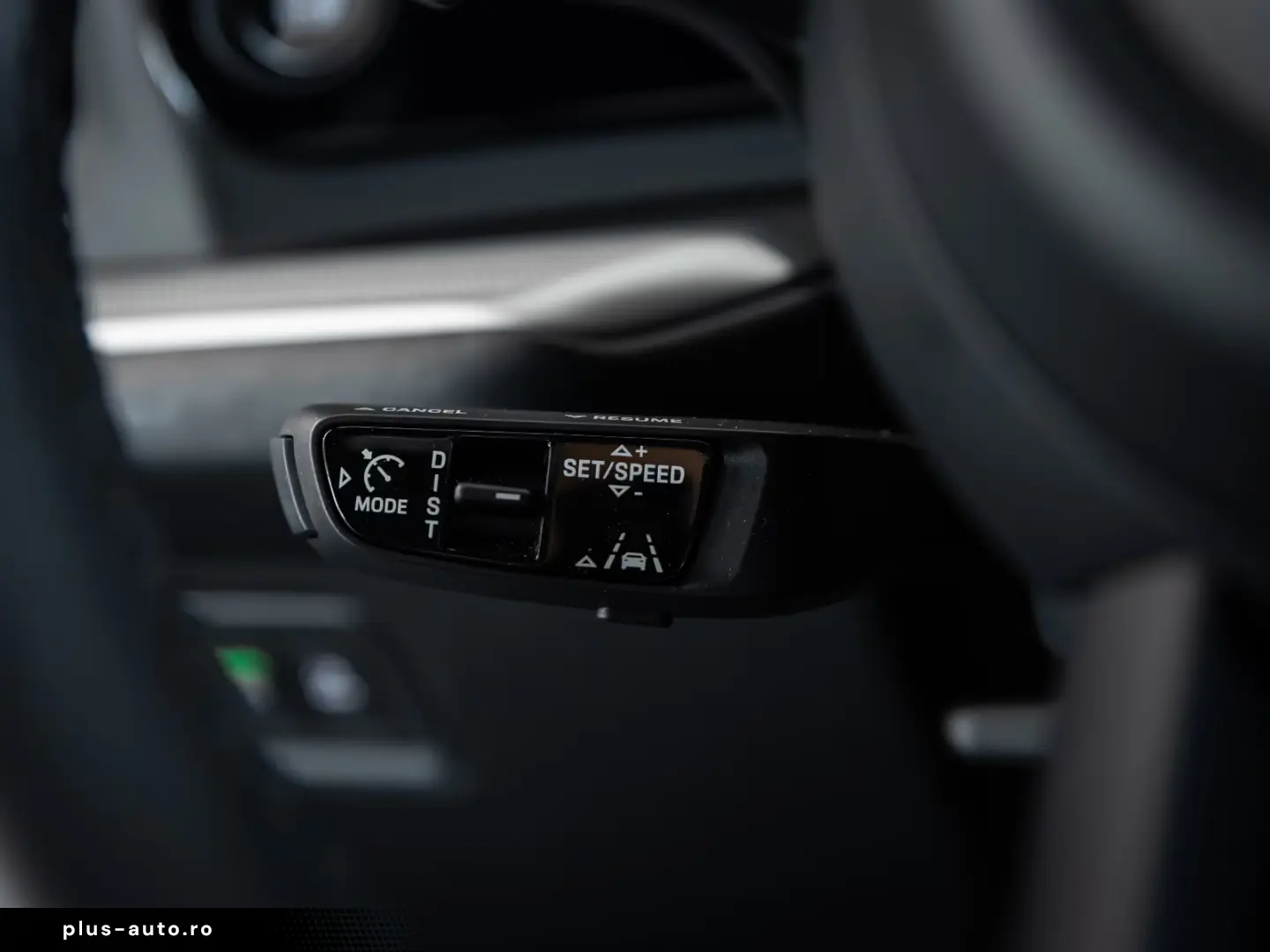 Porsche Cayenne E-Hybrid Pano Luft Beifahrerdisplay