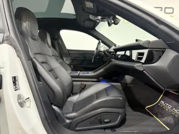 PORSCHE Taycan  Sport-Chrono Pano PDLS  79 2kWh Approved