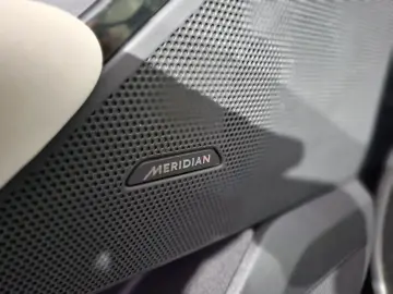 LAND ROVER Range Rover Velar R-Dynamic SE WERKSGAR 07 26