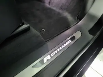 LAND ROVER Range Rover Velar R-Dynamic SE WERKSGAR 07 26