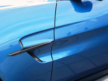 ASTON MARTIN Vantage Plasma Blue   Onyx Black