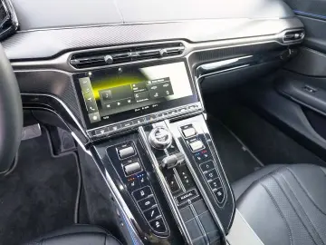 ASTON MARTIN Vantage Plasma Blue   Onyx Black