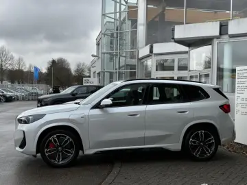 BMW X1 xDr.25e M Sport Pro ACC HUD SurView PanoD.19