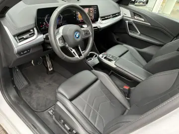 BMW X1 xDr.25e M Sport Pro ACC HUD SurView PanoD.19