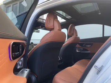 MERCEDES-BENZ C 300 e 4Matic AMG Line Panorama-360 Head-up