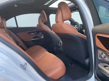 MERCEDES-BENZ C 300 e 4Matic AMG Line Panorama-360 Head-up