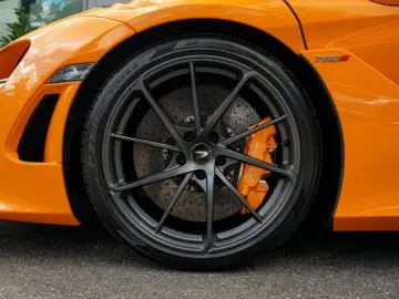 MCLAREN 750S   CF Exterior I CF Interior I Service Paket