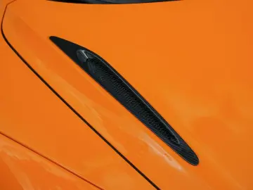 MCLAREN 750S   CF Exterior I CF Interior I Service Paket