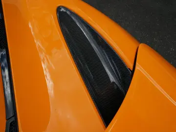 MCLAREN 750S   CF Exterior I CF Interior I Service Paket