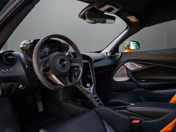 MCLAREN 750S   CF Exterior I CF Interior I Service Paket