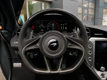 MCLAREN 750S   CF Exterior I CF Interior I Service Paket