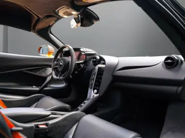 MCLAREN 750S   CF Exterior I CF Interior I Service Paket