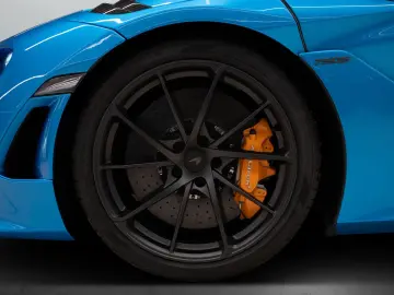 MCLAREN 750S   CF Racing Seats   360  Park Assist   Lift