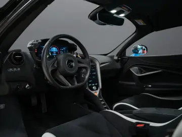 MCLAREN 750S   CF Racing Seats   360  Park Assist   Lift