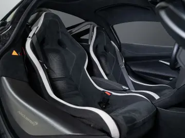 MCLAREN 750S   CF Racing Seats   360  Park Assist   Lift