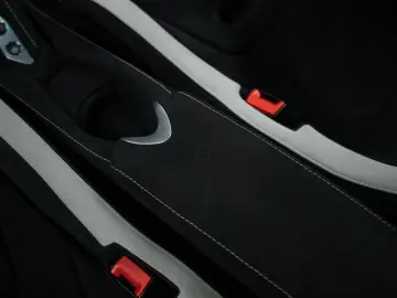 MCLAREN 750S   CF Racing Seats   360  Park Assist   Lift