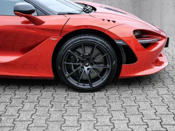 MCLAREN 750S Coupé Embar Orange  Track Brake  Lift